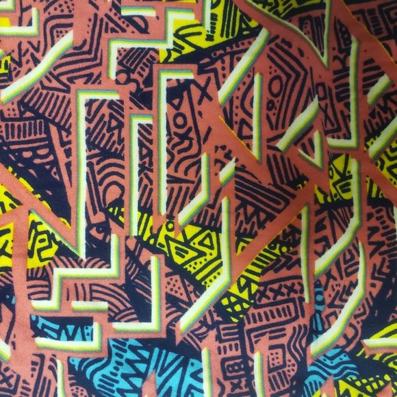 LuLaRoe Triangle Pattern Leggings TC - Picture 2 of 10